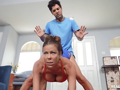 Daunting fucking while working out with busty mature Alexis Fawx